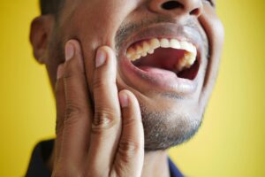 How to Stop Tooth Pain Fast at Home at Night