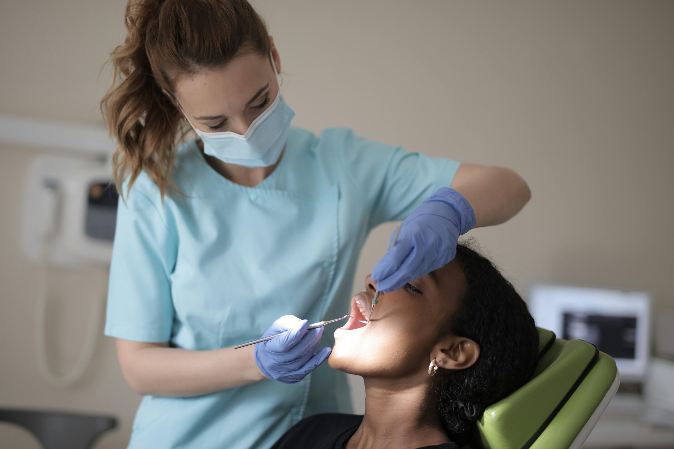 How to Choose Right Dental Implant Clinic in Brampton
